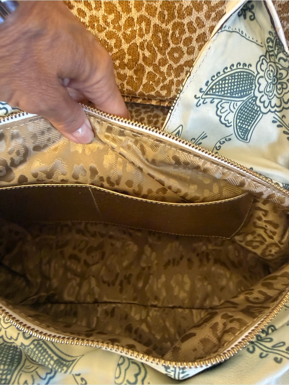💯Auth! VINTAGE ROBERTO CAVALLI Cream/Green Floral Leather Bag w Braided Tassel - Picture 14 of 16